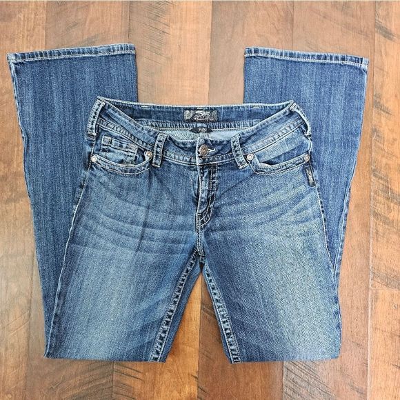 silver Suki 31x34 (tall) distressed bootcut jeans - Picture 5 of 10